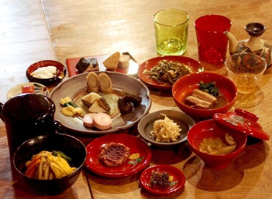 語い処みるく世果報（料理）
