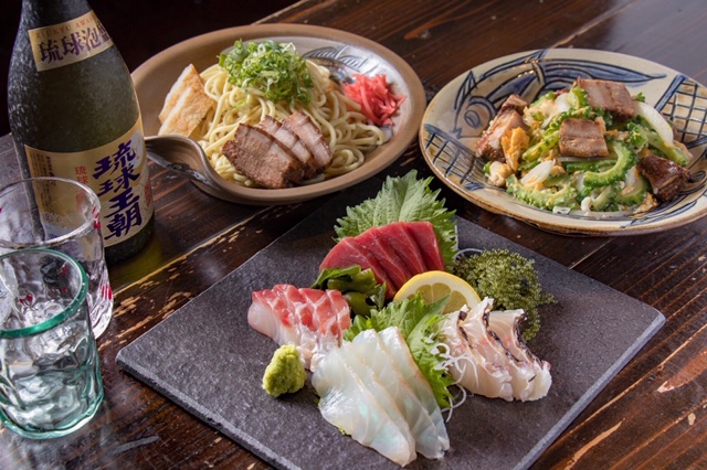 泡盛と沖縄料理　郷家（料理）