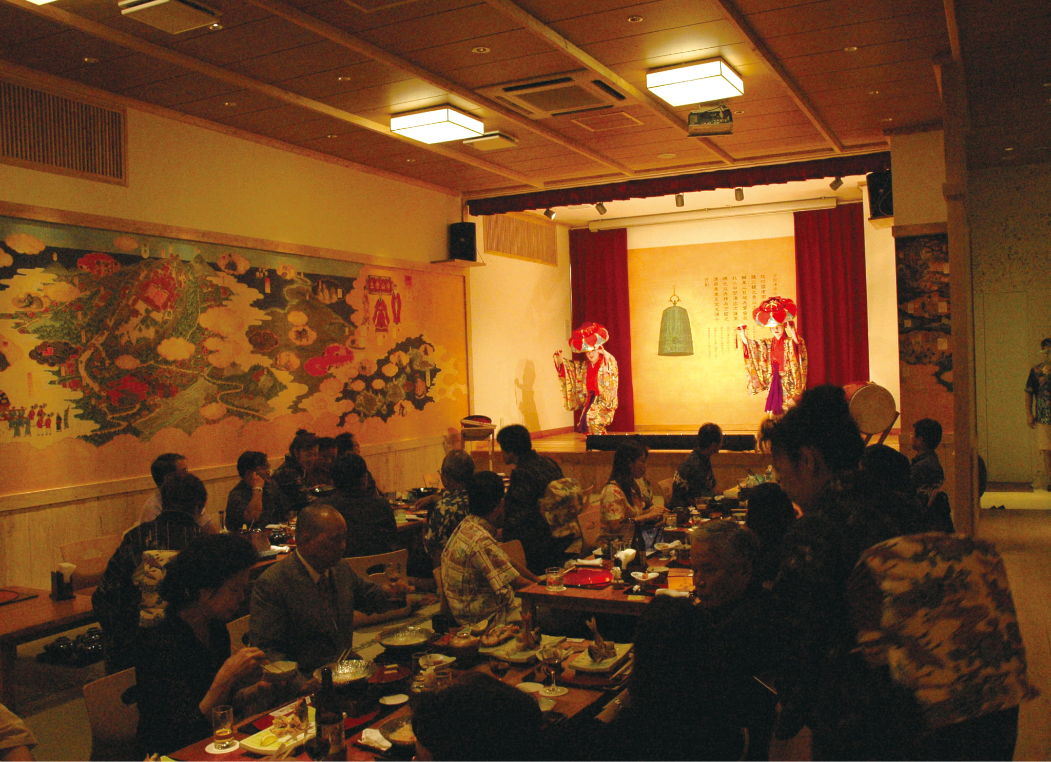 琉球料理　首里天楼国際通り店（内観）